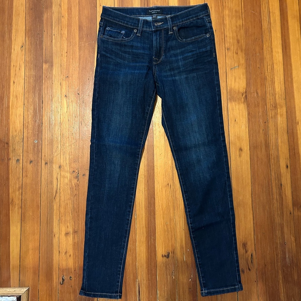 NWOT Banana Republic Skinny Jean Size 2